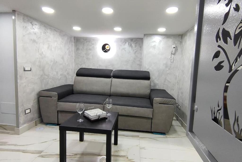 Appartement Il Duomo A Due Passi à Naples Extérieur photo