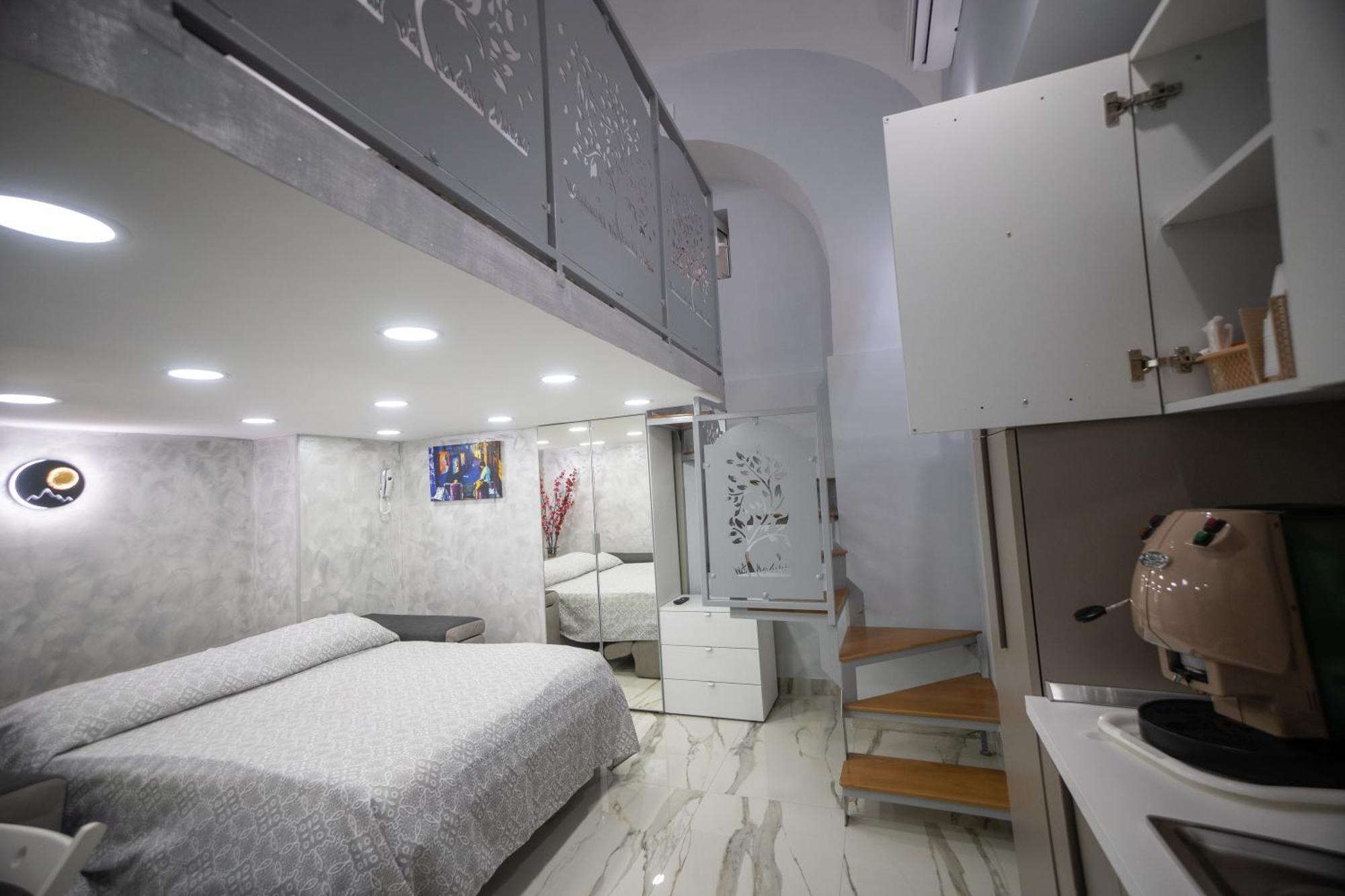 Appartement Il Duomo A Due Passi à Naples Extérieur photo