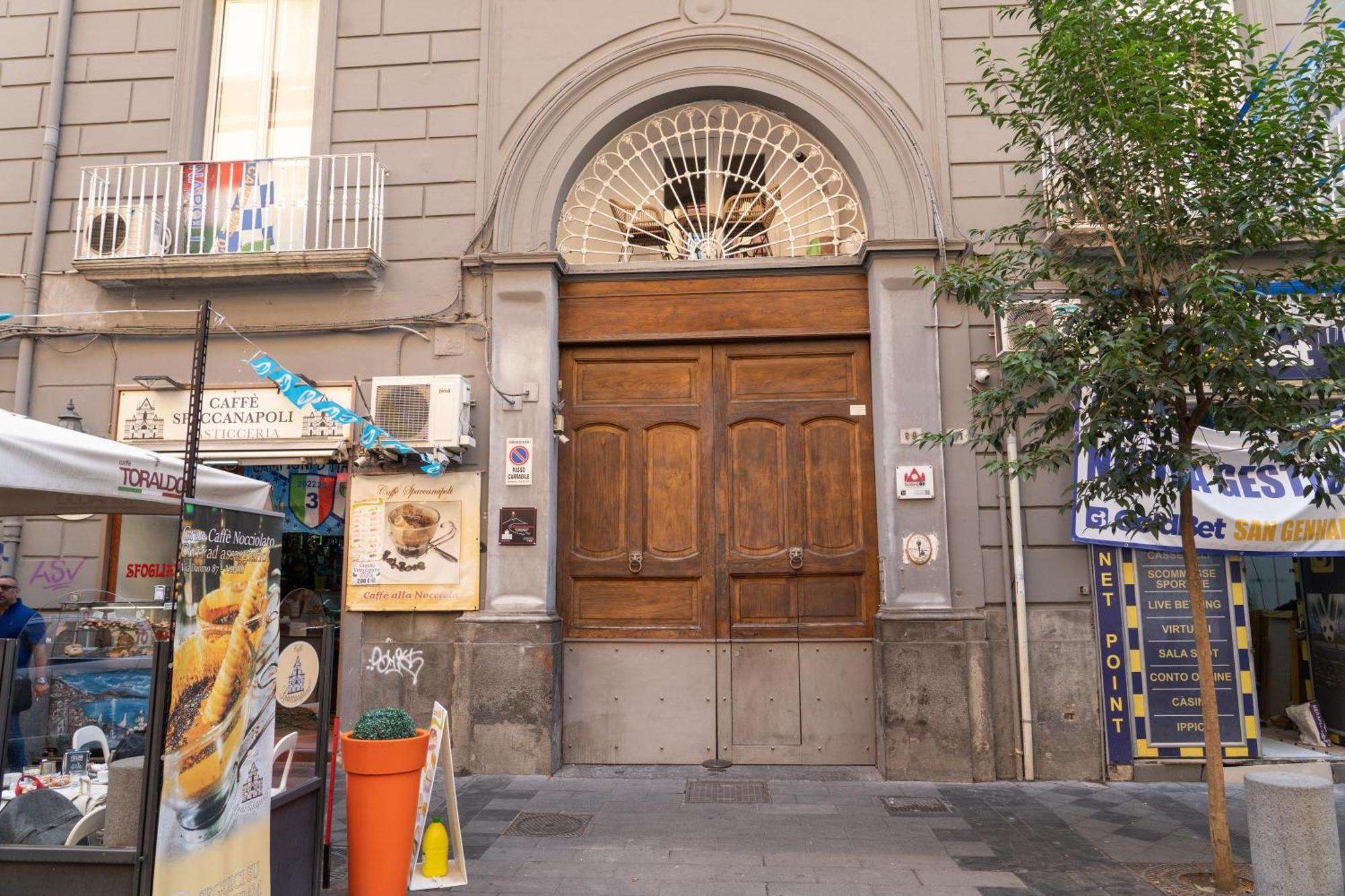 Appartement Il Duomo A Due Passi à Naples Extérieur photo
