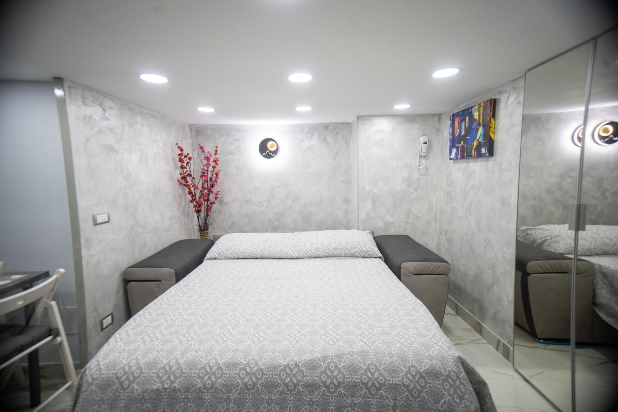 Appartement Il Duomo A Due Passi à Naples Extérieur photo