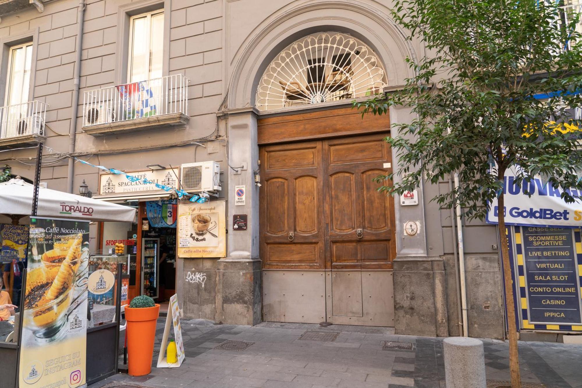 Appartement Il Duomo A Due Passi à Naples Extérieur photo